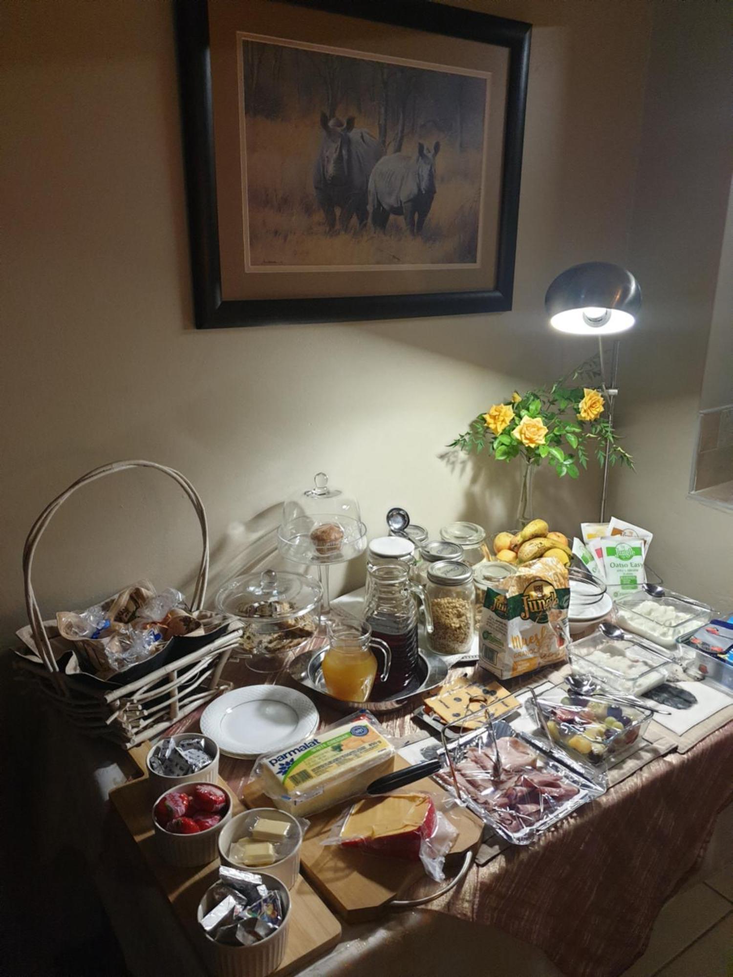 125 On Van Buuren Road Guest House ヨハネスブルグ エクステリア 写真